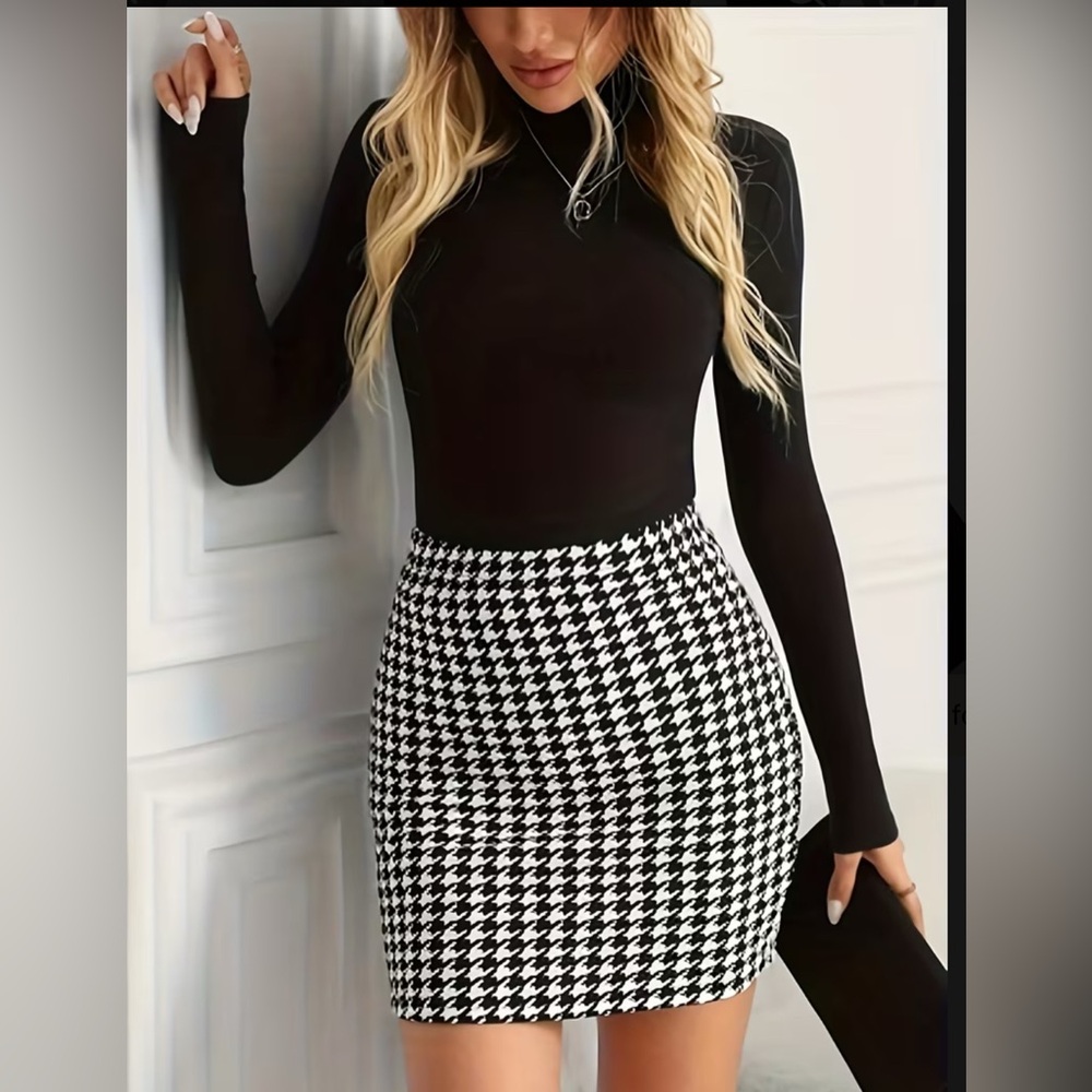 Houndstooth Black and White Pencil Skirt